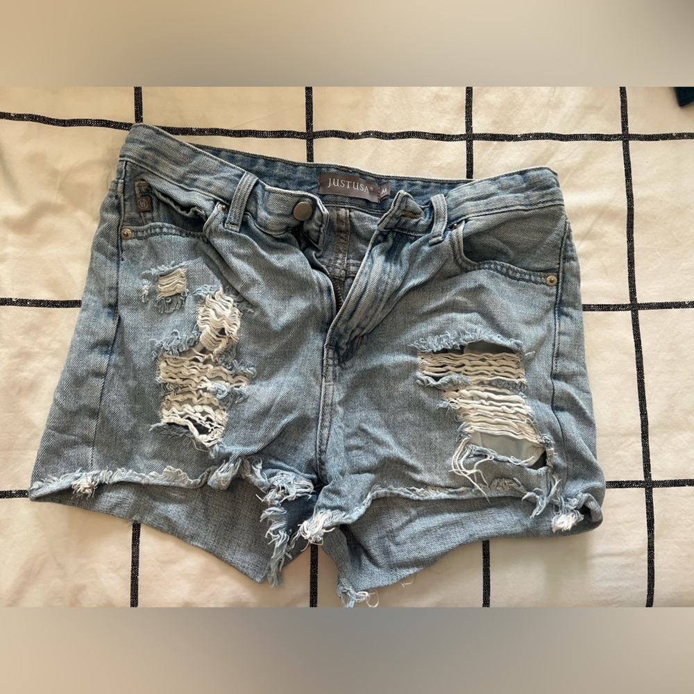 Light wash, distressed jean shorts by JUSTUSA